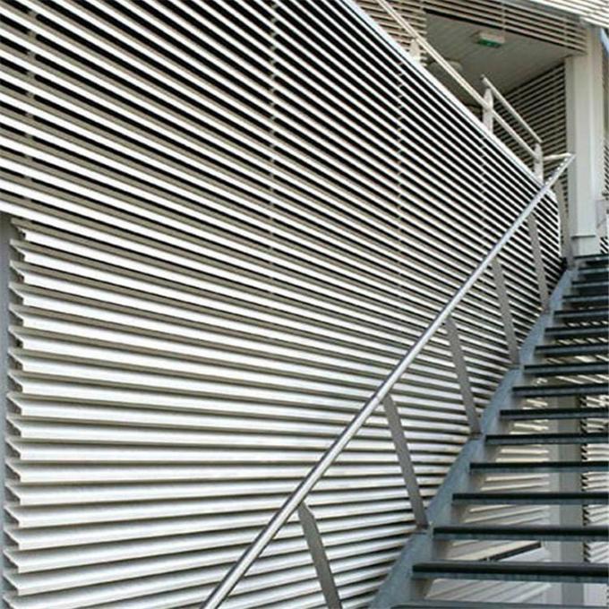 PVDF Painting Exterior Sun Louvers 132mm Horizontal Opening Pattern