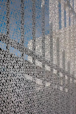 1600x6000mm Aluminum Perforated Panel For Metro Station Acid Resistant