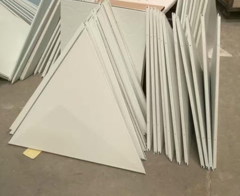 Aluminum Triangular Clip-In Ceiling For Convention Center Wall Decoration